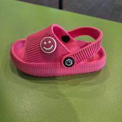 Sko kinderschoentje roze, som rapportert av Gemeente Hardenberg ved bruk av iLost