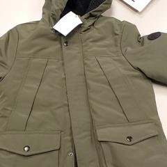 衣類 groene jas がiLostで Centraal magazijn によって報告されました