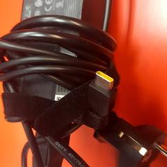 Ładowarka do laptopa, zgłoszono przez UvA REC przy użyciu iLost