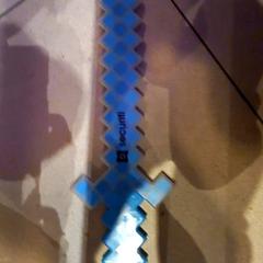 Zwaard, zoals gemeld door Leonardo Royal Hotel Amsterdam met iLost