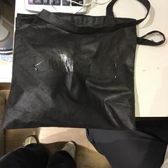 حقائب حمل وحقائب اليد، كما تم الإبلاغ عنه بواسطة U-OV Utrecht عبر iLost