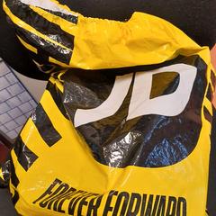 가방 plastique jaune et noir, iLost를 사용하여 TCL에 보고됨