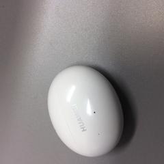 EarPods, som rapportert av MEININGER Hotel Berlin Airport ved bruk av iLost