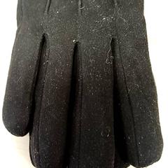 Kesztyű paire de gants noir, amint azt IKEA Strasbourg az iLost segítségével jelentette.