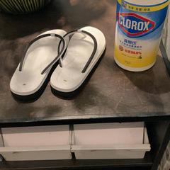 Sandali, come riportato da Van der Valk Hotel Heerlen utilizzando iLost