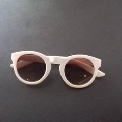 Sonnenbrille, gemeldet von Apenheul über iLost