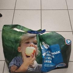 Táska - Plastieken Draagtas, amint azt Regio Antwerpen - Brussel az iLost segítségével jelentette.