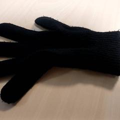 Kleding - Handschoenen - zwart, a été signalé par Centraal magazijn utilisant iLost