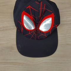 Cap Spiderman, come riportato da IKEA Älmhult utilizzando iLost