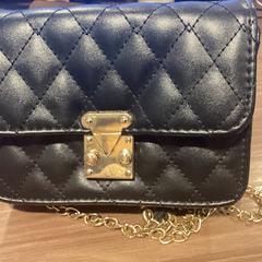 가방 Zwart - 140226 CHO, iLost를 사용하여 Ziggo Dome에 보고됨