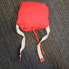 Tasje Rood nylon، كما تم الإبلاغ عنه بواسطة Connexxion Zeeuws-Vlaanderen عبر iLost