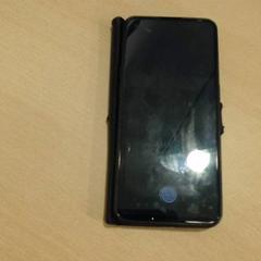 Smarttelefon zwart Oppo, som rapportert av Walibi Holland ved bruk av iLost