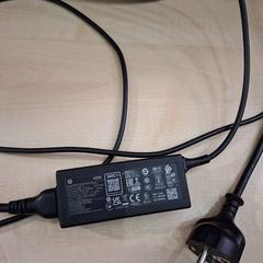 노트북 충전기 Hp oplader, iLost를 사용하여 Bolognalaan 101에 보고됨