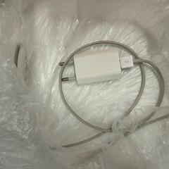 Adapter, amint azt BANKS Antwerp az iLost segítségével jelentette.