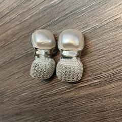 Arracada, segons ha informat Leonardo Royal Hotel Amsterdam mitjançant iLost