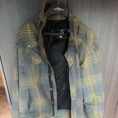 İLost kullanarak Hotel Apeldoorn tarafından bildirildiği gibi Dış giyim