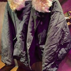 Jas Black, zoals gemeld door Club Nyx/Exit Café met iLost