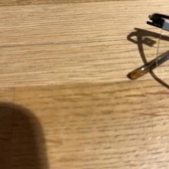 Lentes, segundo informou Designer Outlet Roermond usando iLost