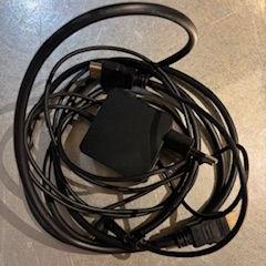 Ładowarka do laptopa & Kabel hdmi, zgłoszono przez MEININGER Hotel Lyon Centre Berthelot przy użyciu iLost