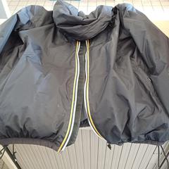 Bunda merk "Kway", jak nahlášeno Universiteit Gent - Blandijn pomocí iLost