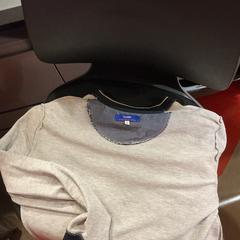 Trui, zoals gemeld door MEININGER Hotel Bordeaux Gare Saint-Jean met iLost