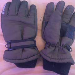 Guanti Thermo plus, come riportato da Schaatsbaan Rotterdam utilizzando iLost