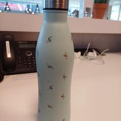 Láhev na pití pastel groen drinkfles Juicy blossom, jak nahlášeno HU Amersfoort pomocí iLost