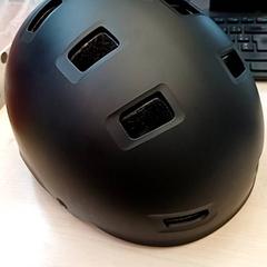 Kask rowerowy, zgłoszono przez IKEA Lille przy użyciu iLost