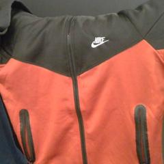 Chaqueta, segundo informou MEININGER Hotel Vienna Downtown Franz usando iLost