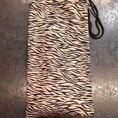 Zonnebril in etui, gisa salatu by Rotterdam The Hague Airport iLost erabiliz