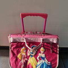 School bag, as reported by Centraal magazijn using iLost