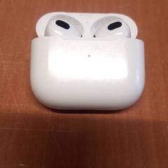 Earbud Apple, zoals gemeld door Grand Hotel Amrath Kurhaus met iLost