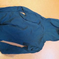 Felpa con cappuccio boa bleu marine, come riportato da TCL utilizzando iLost