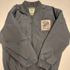 Giacca groen, come riportato da Avonturenpark Hellendoorn utilizzando iLost