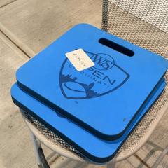 Seat cushion 2 of them, as reported by Cincinnati Tennis LLC using iLost