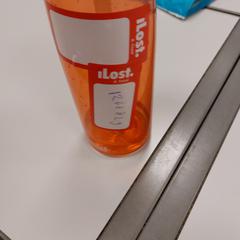 Drinkfles, segundo informou Vrije Universiteit Amsterdam usando iLost