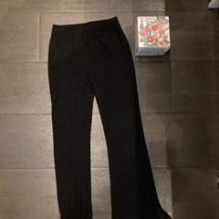 Trousers, zgłoszono przez Van der Valk Hotel Heerlen przy użyciu iLost