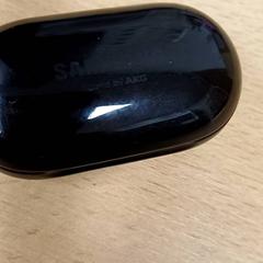 Držák na sluchátka Zwart, jak nahlášeno Qbuzz GD Groningen Peizerweg pomocí iLost