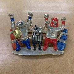 Broche, como reportado por IKEA Tokyo-Bay utilizando o iLost