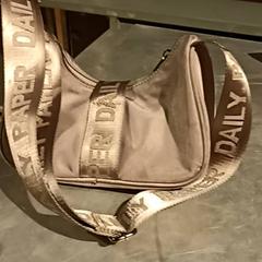 가방, iLost를 사용하여 Paaspop에 보고됨