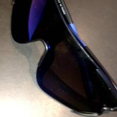 Ulleres de sol, segons ha informat TivoliVredenburg mitjançant iLost