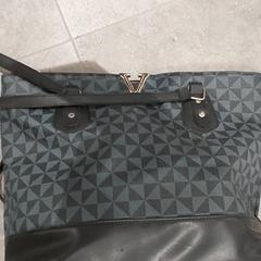 バッグ - handtas がiLostで Regio Antwerpen - Brussel によって報告されました