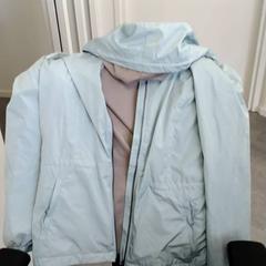 Jaqueta Mintgroen, segons ha informat Arriva Infoshop Enschede mitjançant iLost