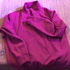 Giacca Bordeaux rood, come riportato da Café Leentje utilizzando iLost