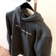 Suéter, ha sido reportado por Qbuzz ZHN con iLost