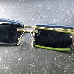 Lentes - Zonnebril, segundo informou Centraal magazijn usando iLost