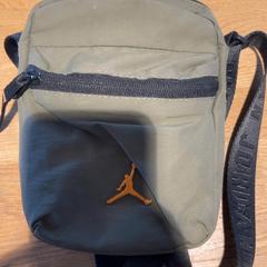 Air jordan bag, gemeldet von Designer Outlet Roermond über iLost