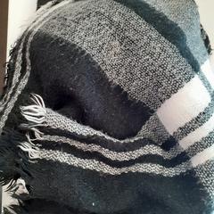 ショール がiLostで Centraal magazijn によって報告されました