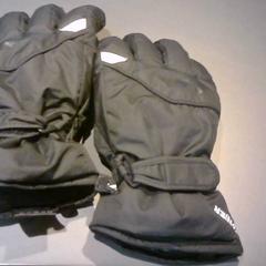 Eskularruak, gisa salatu by SnowWorld Landgraaf iLost erabiliz