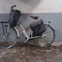 دراجة نسائية Peugot Wit-Grijs-oranje، كما تم الإبلاغ عنه بواسطة Fietsdepot Hasselt عبر iLost